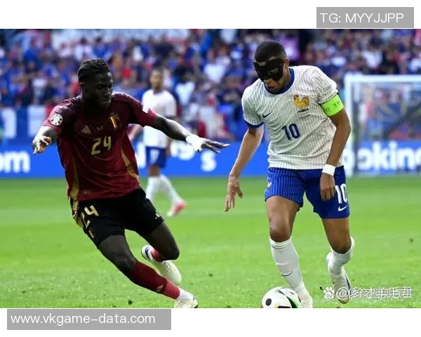 英超激战AC米兰狂胜尤文图斯乌龙球引发全场狂欢